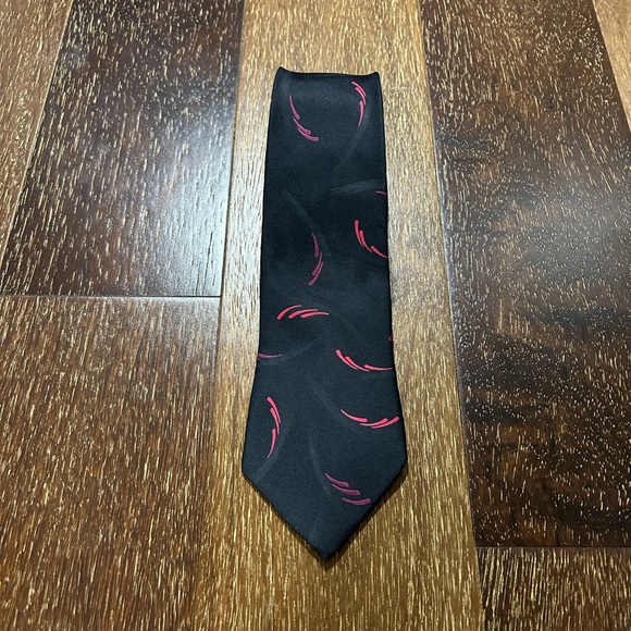 Valentino Rudy Tie - Picture 1 of 4